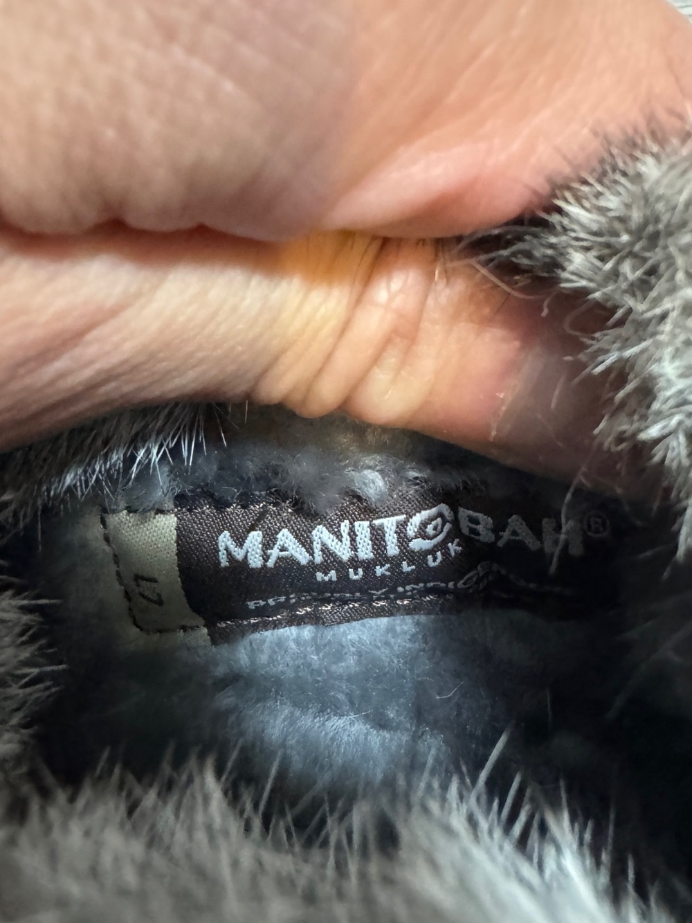 Manitobah Mukluks Traveller Suede Fur Moccasins Charcoal Crepe Sole Size 7 - Picture 8 of 13